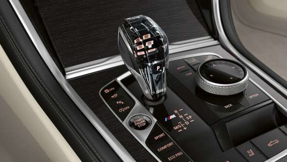 BMW M850i xDrive Dravit Grey metallic, Driving Experience Control. Lorem BMW M850i xDrive Dravit Grey metallic, Driving Experience Control.
