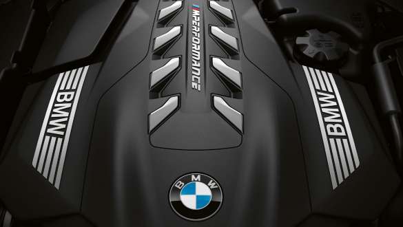 BMW TwinPower Turbo 8-cylinder petrol engine. BMW 8 Series Coupé, top view, BMW TwinPower Turbo 8-cylinder petrol engine.