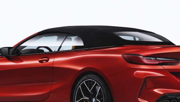 Black softtop. BMW M8 Competition Convertible with softtop in black.