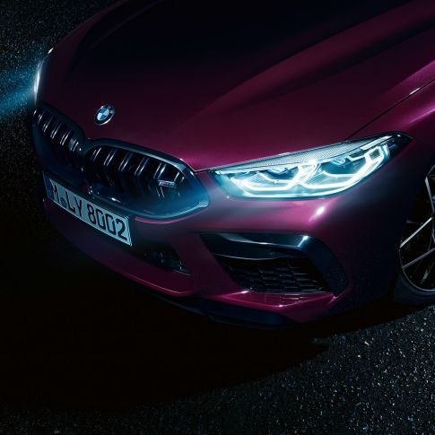 BMW M8 Competition Gran Coupé close-up lateral front BMW M8 Competition Gran Coupé with BMW Laserlight F93 2020 BMW Individual Ametrine metallic close-up lateral front