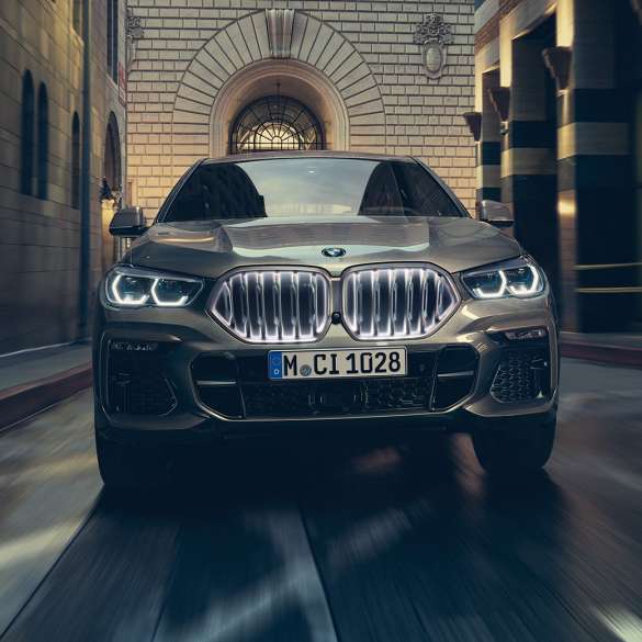 BMW X6 M50d with M TwinPower Turbo 6-cylinder diesel engine BMW X6 M50d with M TwinPower Turbo 6-cylinder diesel engine G06 Manhattan metallic front view