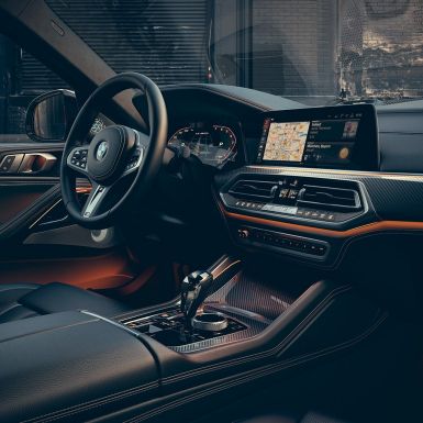 BMW X6 M50i cockpit BMW X6 M50i cockpit driver oriented