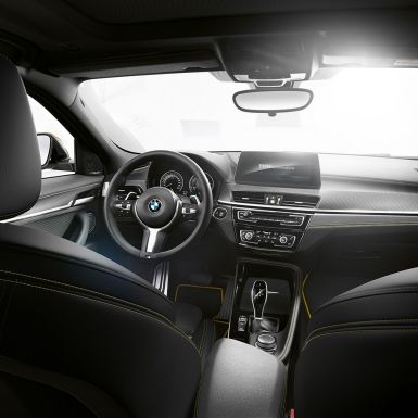 Cockpit BMW X2 F39 BMW X2 2018 F39 cockpit interior