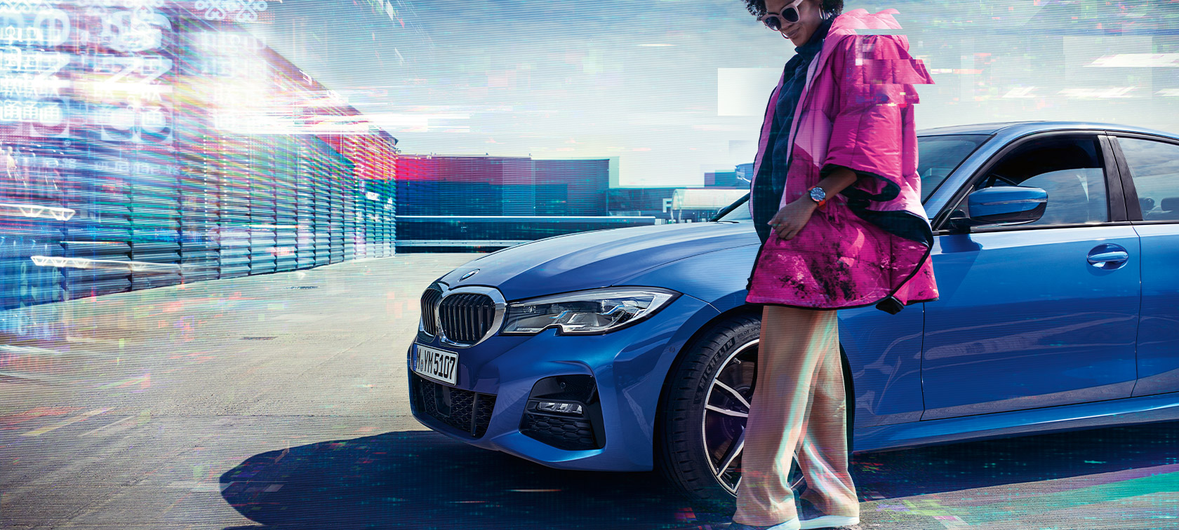 Three-quarter front view BMW 3 Series Sedan BMW 330i Sedan G20 BMW 3 Series Sedan BMW 330i Sedan G20 M Portimao Blue metallic three-quarter front view