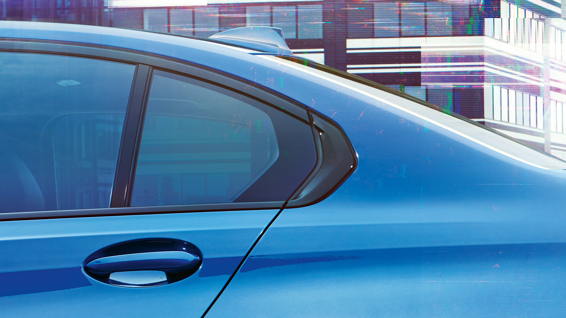 BMW 3 Series Sedan, Hofmeister kink. Lateral detail view of the rear window with Hofmeister kink.