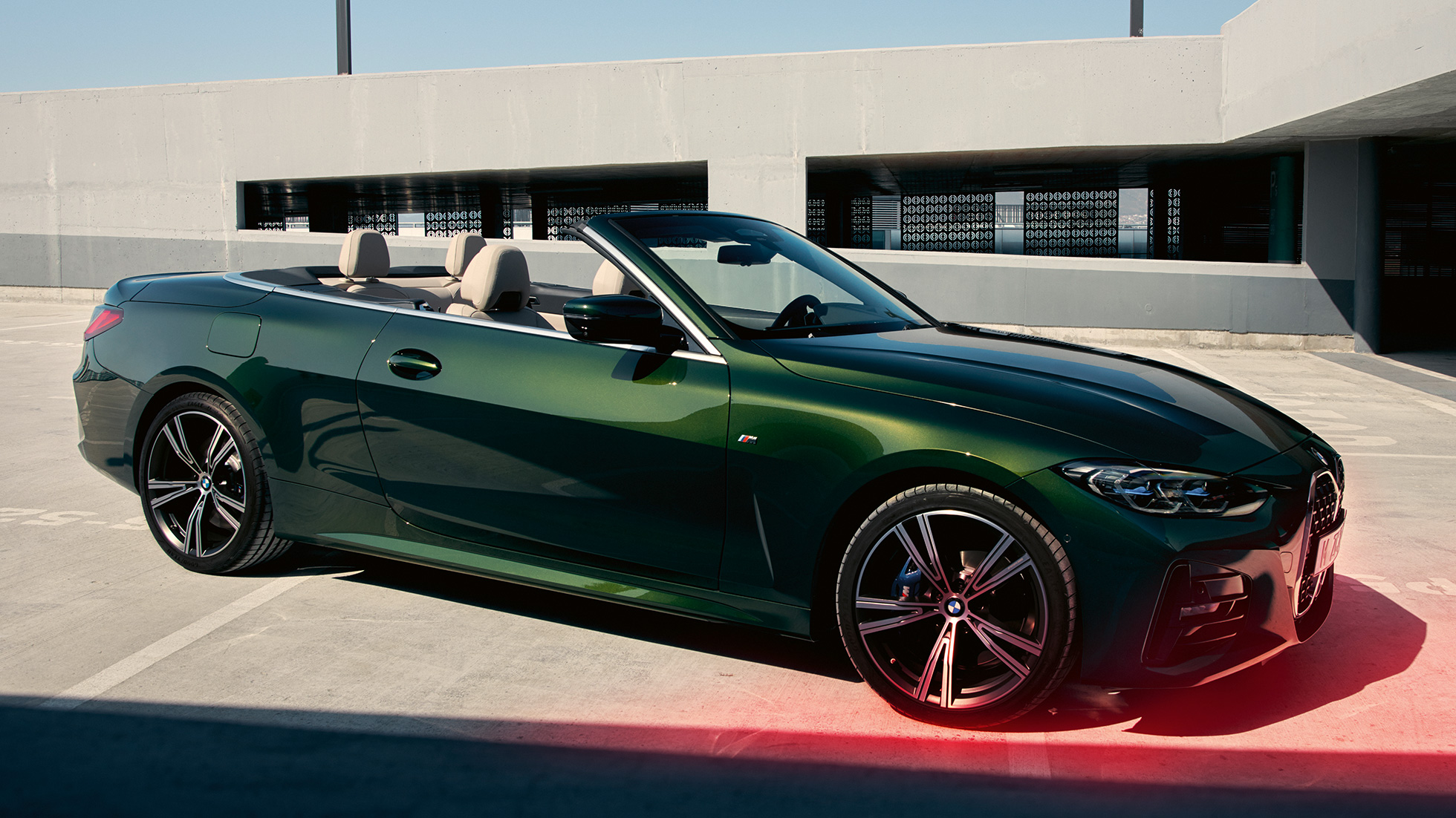 Front view double kidney grille BMW 4 Series Convertible G23 2020 BMW 4 Series Convertible G23 2020 Sanremo Green metallic front view standing close-up double kidney grille