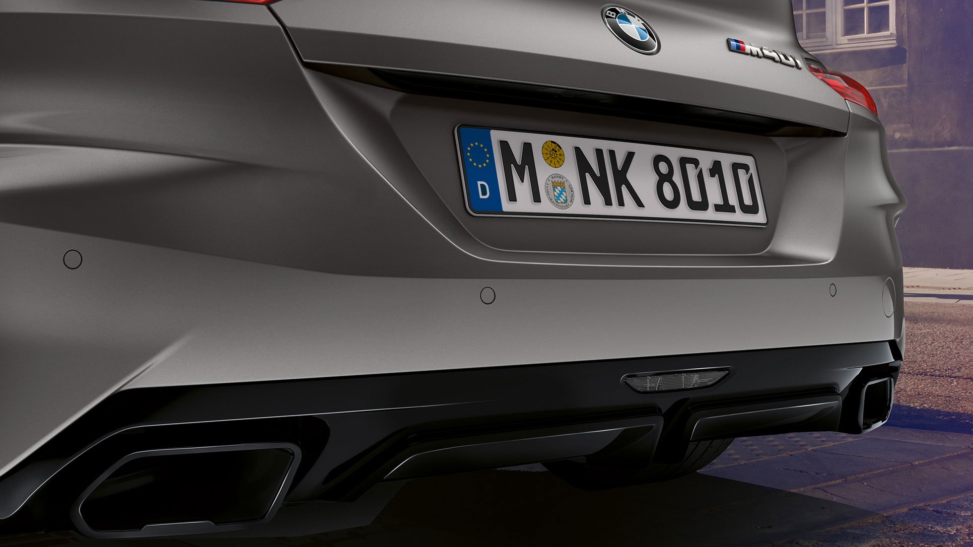 Exhaust pipes BMW Z4 M40i Exhaust pipes BMW Roadster Z4 M40i G29 2019 BMW Individual Frozen Grey metallic close-up