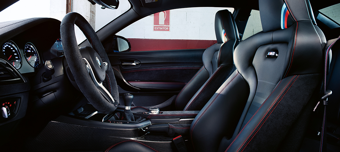 Interior BMW M2 CS Interior BMW M2 CS F87 Misano Blue metallic detail view