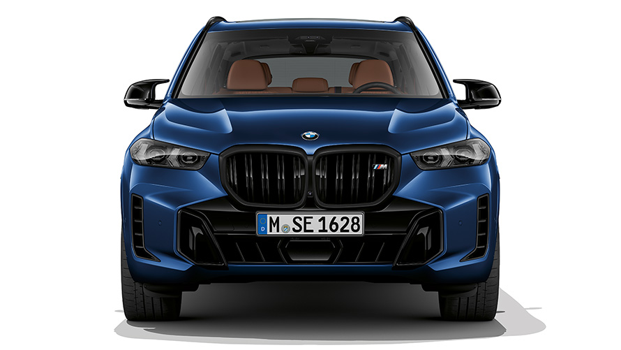 BMW X5 M60i xDrive G05 MP front close-up 