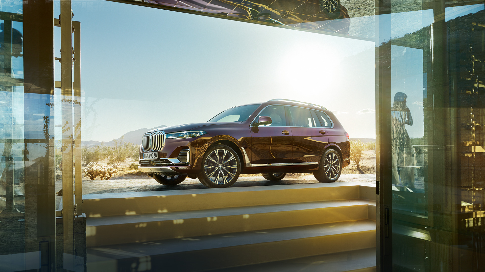 BMW Individual X7 xDrive40i, bird’s eye perspective BMW X7 in Ametrin metallic standing from the bird’s eye perspective, G07 2019